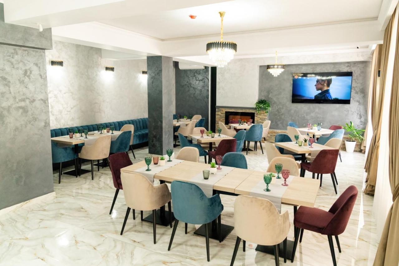 Vega Restaurant & 4*